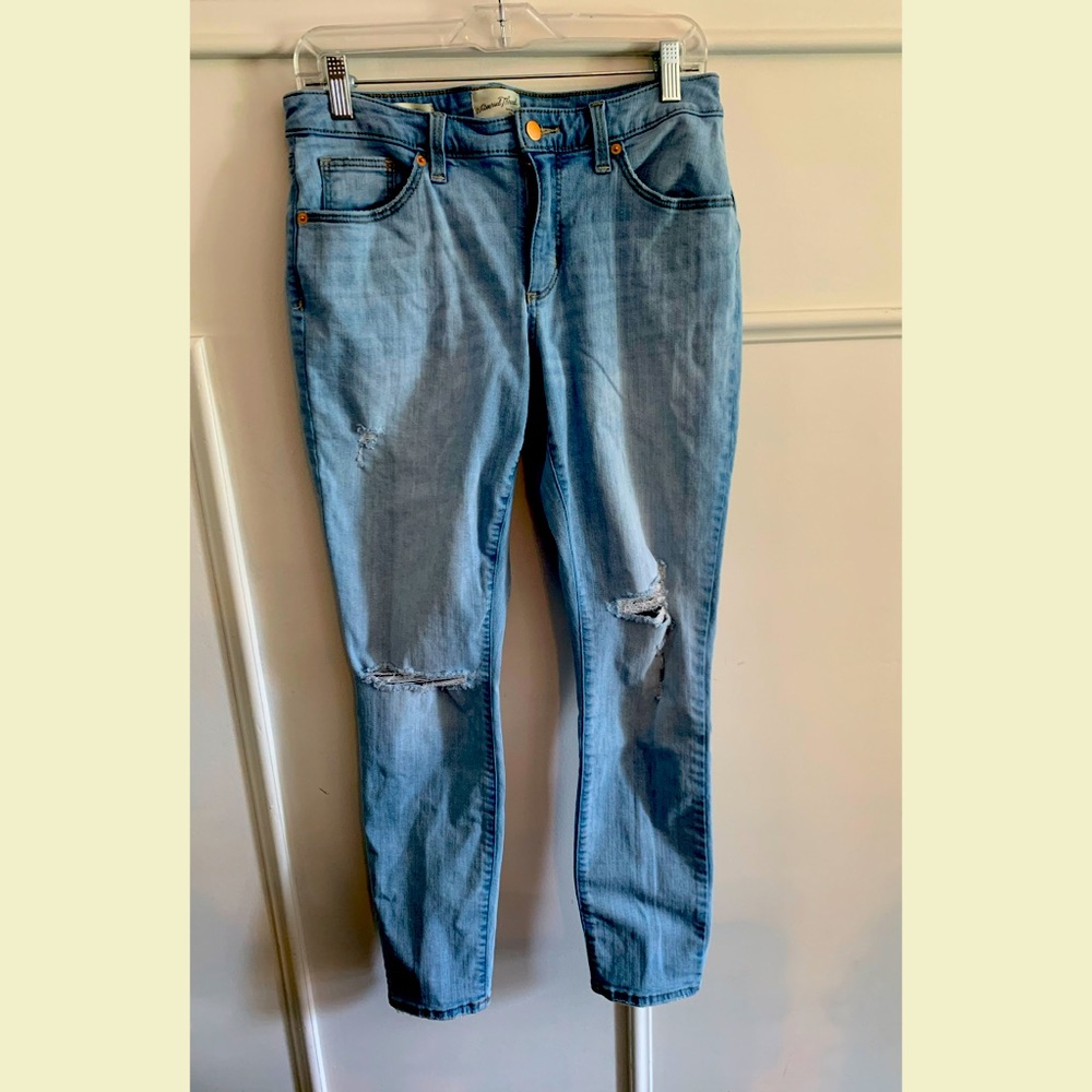 *SOLD* Universal Thread sz 10 midrise skinny jeans